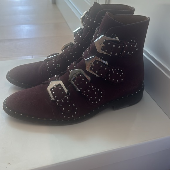 Givenchy elegant studded suede boot in oxblood. - Picture 4 of 7